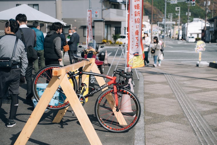 勝山にはサイクリング店もあり、自転車が利用しやすい環境が整っている