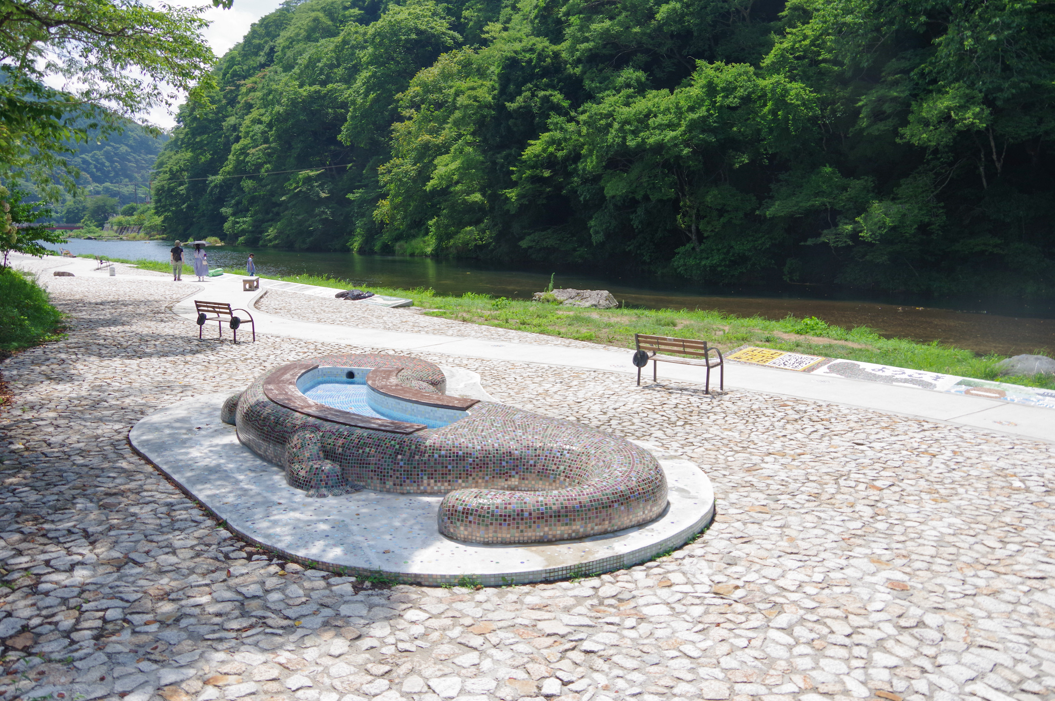 旭川湯原河川公園(はんざきアート広場)